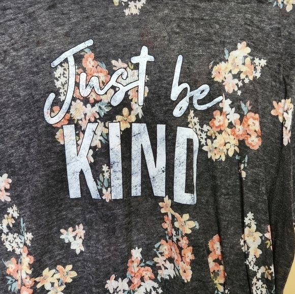 MAURICES Floral Just be kind Shirt Size Large - Picture 3 of 7